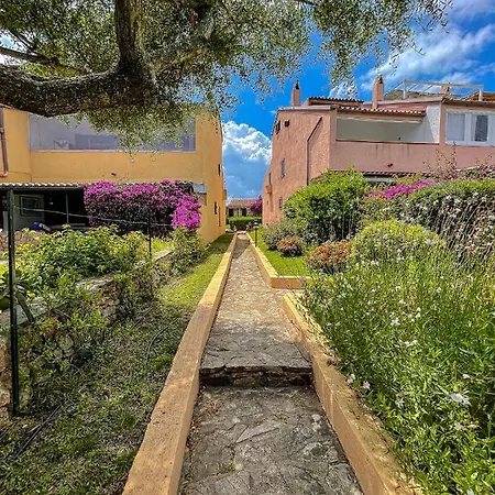 Domomea - Le Ginestre Porto Istana